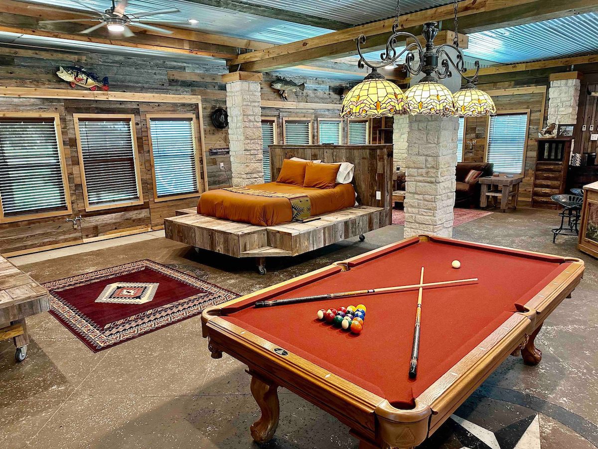 Extended stay vacation rental near Lake Conroe with outdoor living space