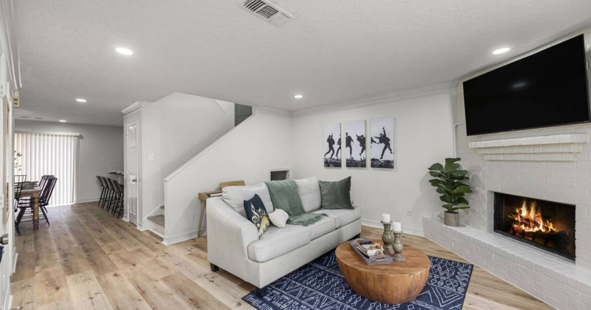 601/603 Fargo Montrose — 4BR Music & Arcade Theme, Sleeps 19