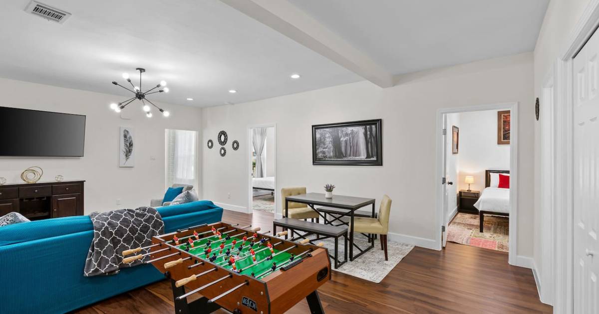 4010 Live Oak Unit A — 2BR King Beds Near Houston Medical Center
