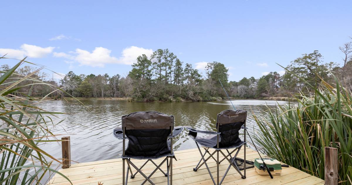 Conroe 3BR Home on Neighborhood Fishing Lake — Sleeps 10